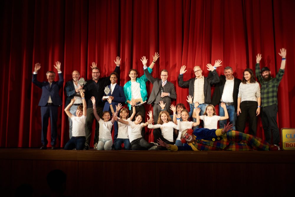 Gruppenfoto von der Bühne bei den Kinderfilmtagen im Ruhrgebiet